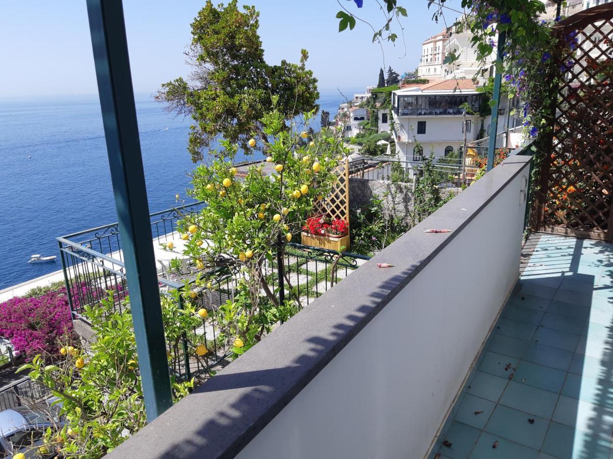 Amalfi Blue Flowers A Extérieur photo